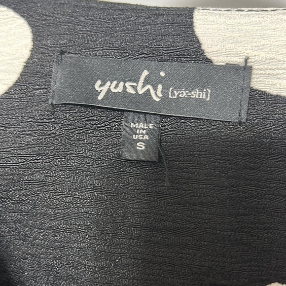 Yushi black and white abstract jacket size small - Picture 2 of 4